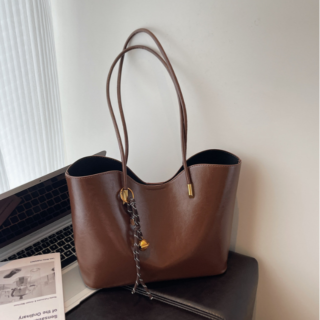 Vivienne Tote