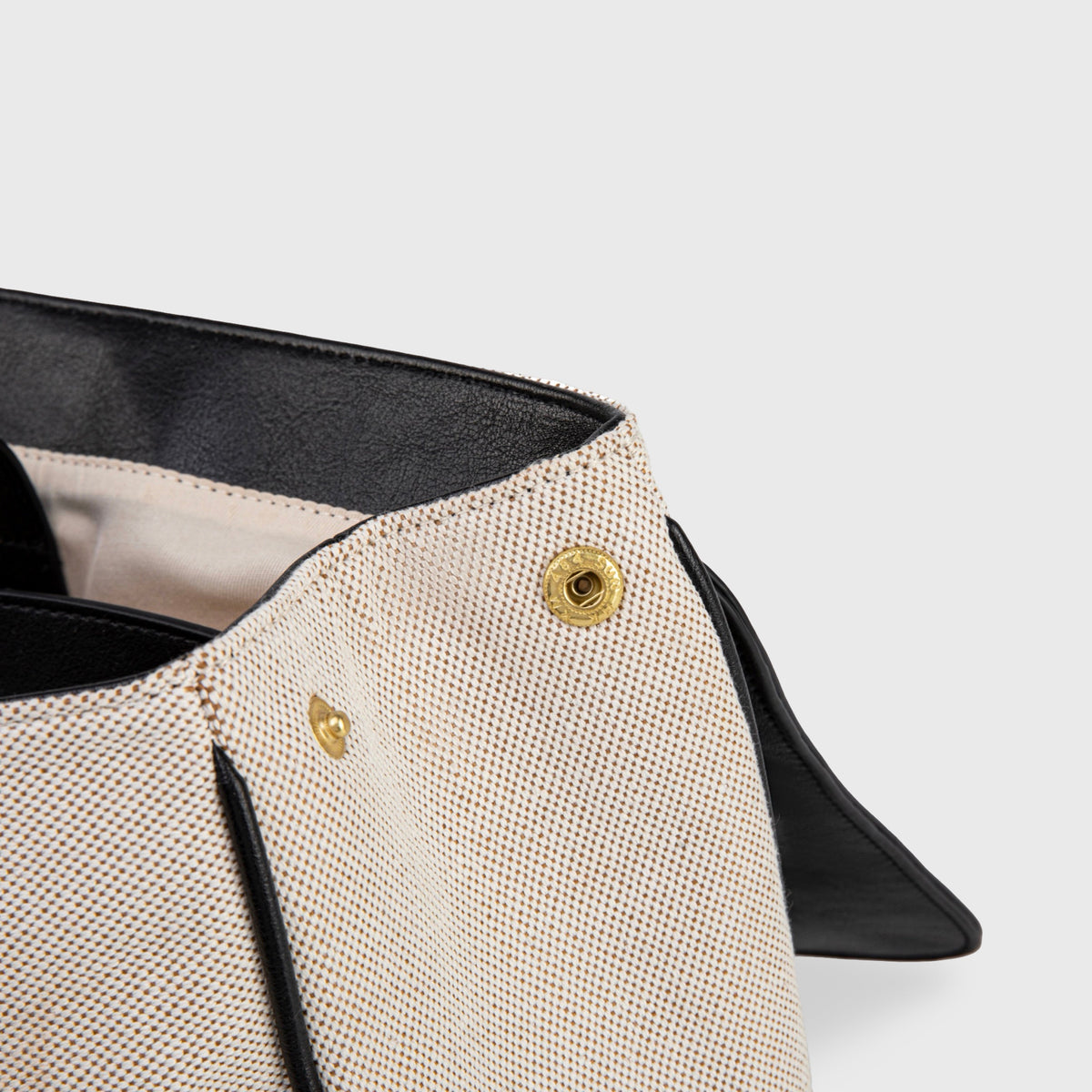 Aurelia Essential