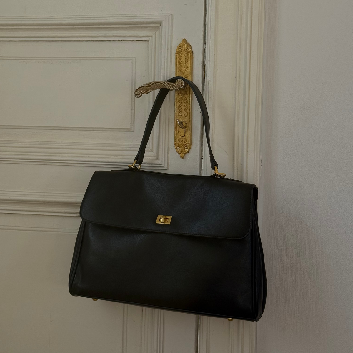 Aurelia Essential